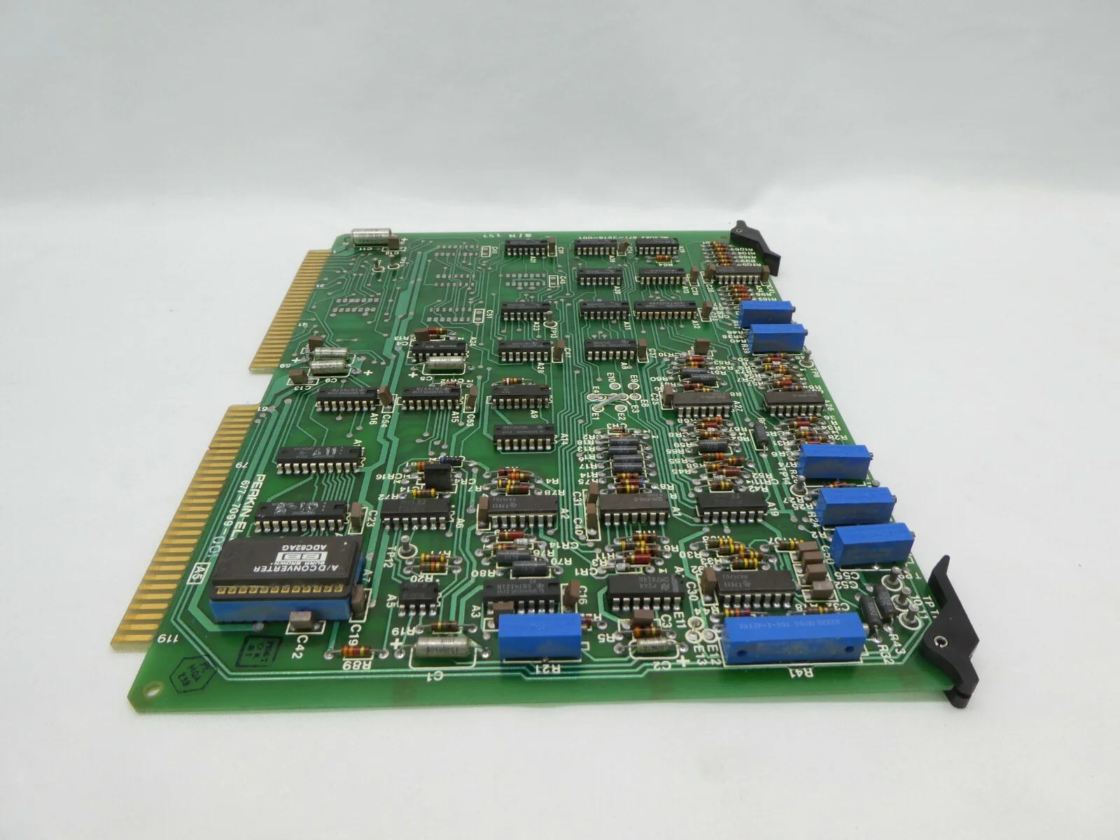 Perkin-Elmer 677-7099-001 A/D Converter PCB Card 677-3518-001 Untested As-Is - Image 4