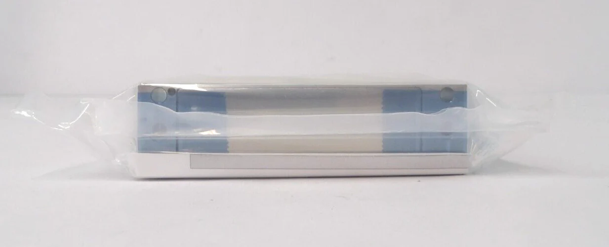 Pivotal 32-05036 Mass Flow Controller MFC 1000 SCCM O2 New Surplus - Image 2