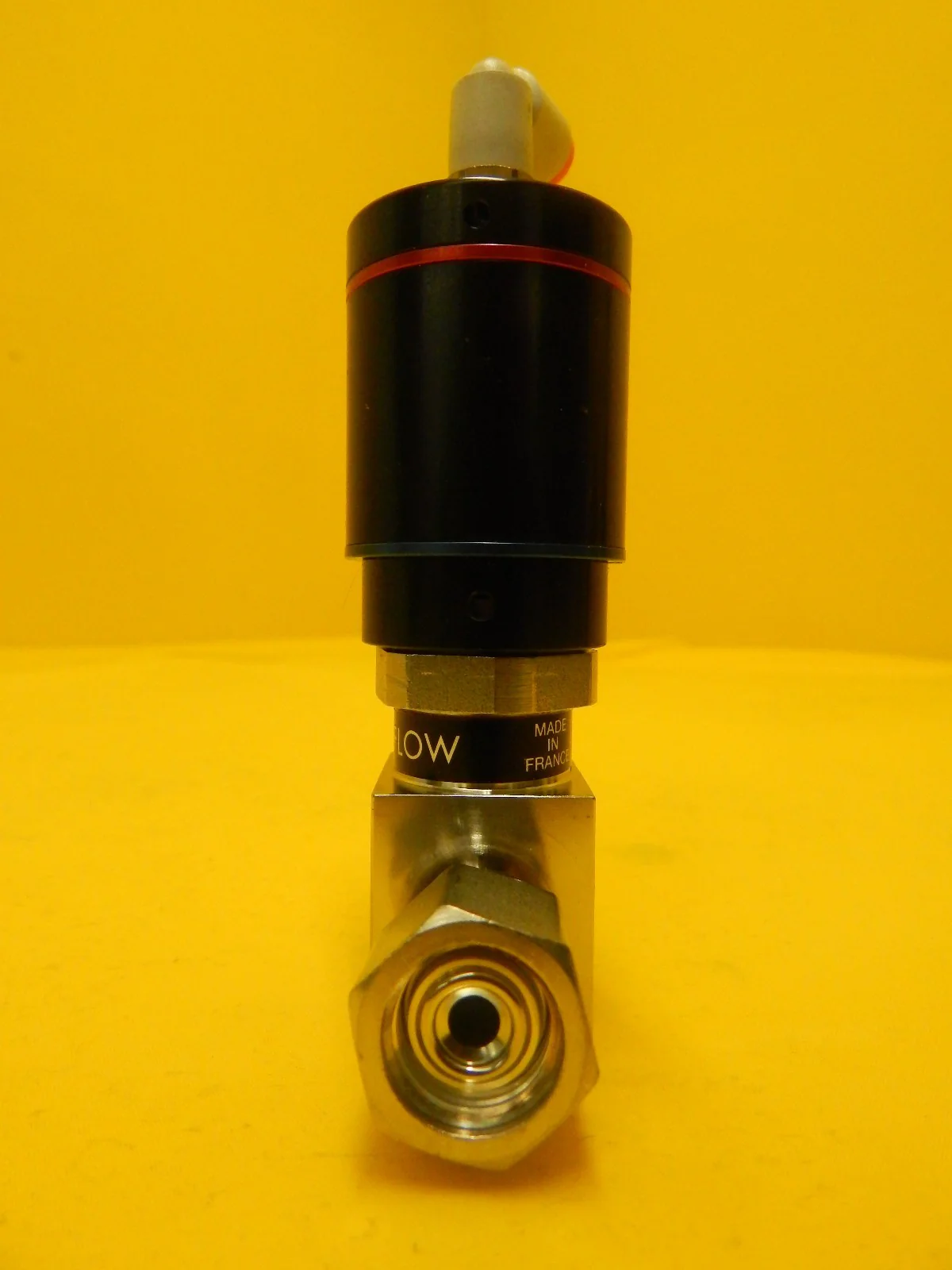 Qualiflow 2x10-9atm.cm3/Sec 2-Way Pneumatic Valve Reseller Lot of 3 Used Working - Image 5