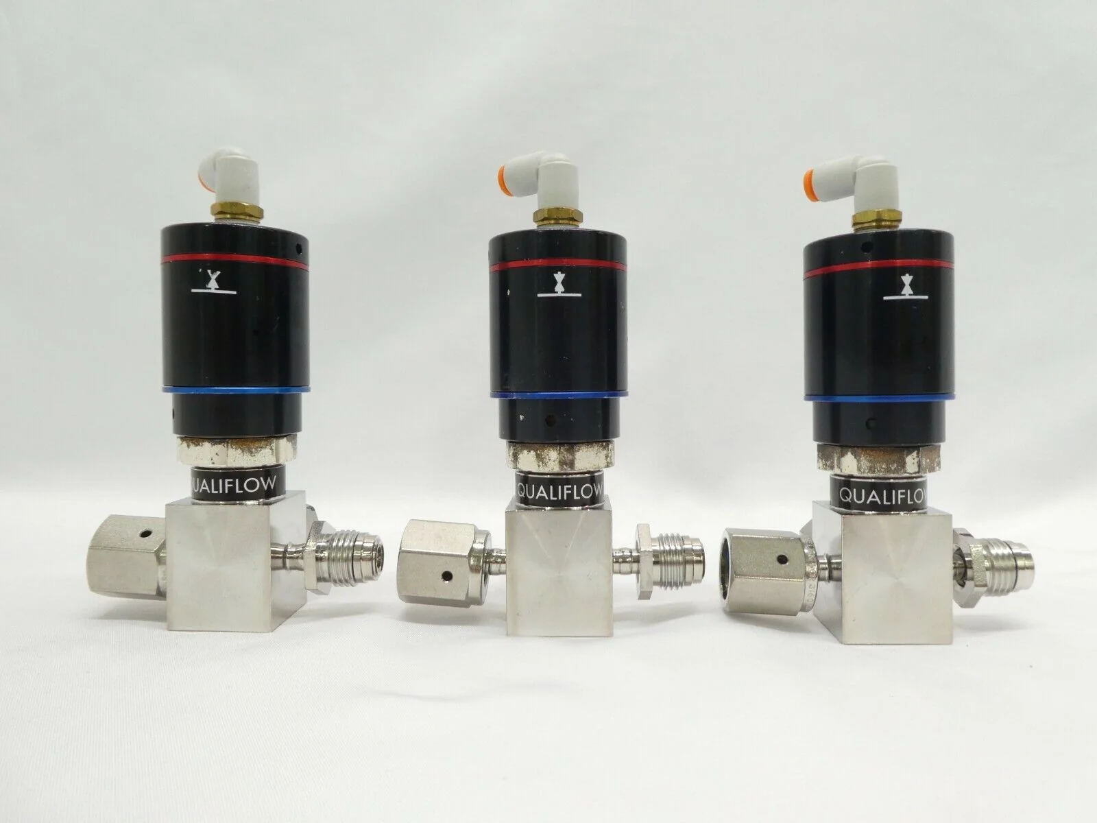 Qualiflow 2x10-9atm.cm3/Sec 3-Way Pneumatic Valve Lot of 3 Working Surplus - Image 4