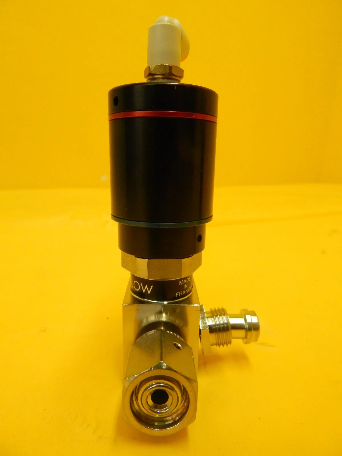 Qualiflow 2x10-9atm.cm3/Sec 3-Way Pneumatic Valve Reseller Lot of 2 Used Working - Image 4