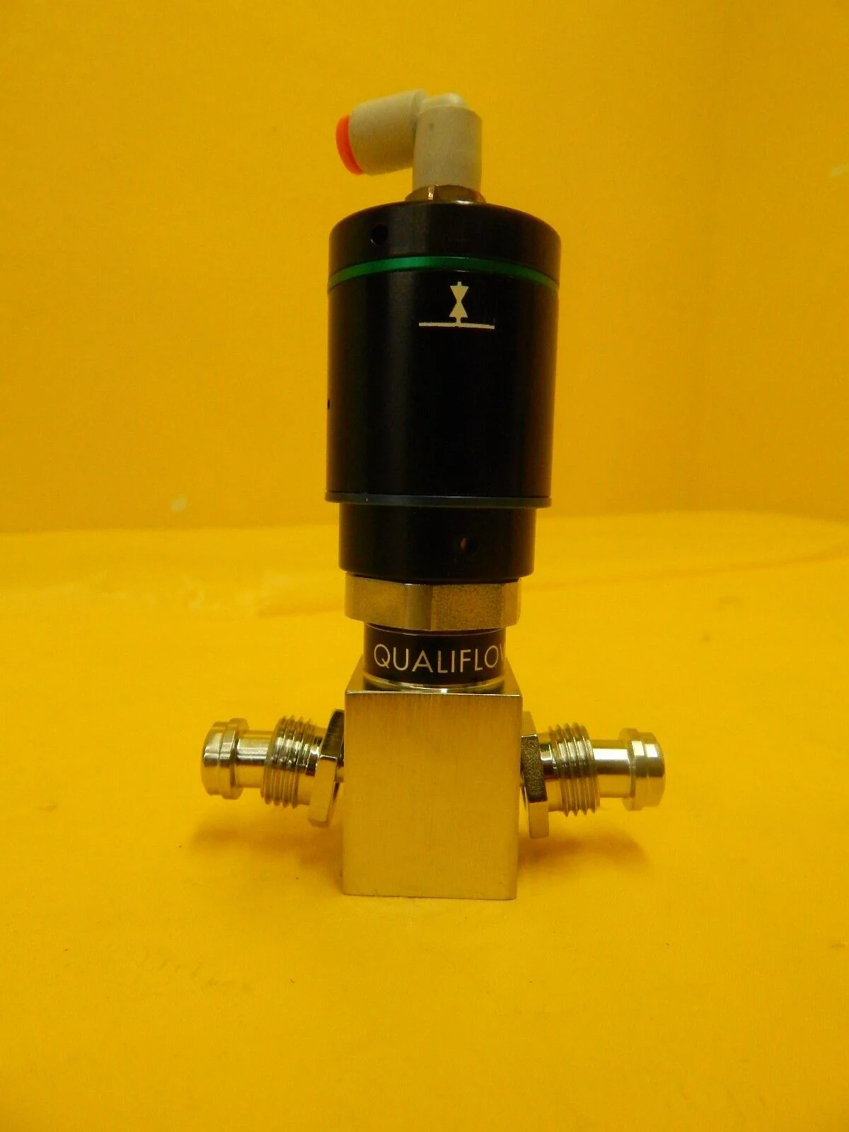 Qualiflow 2x10-9atm.cm3/Sec 3-Way Pneumatic Valve Reseller Lot of 5 Used Working - Image 5