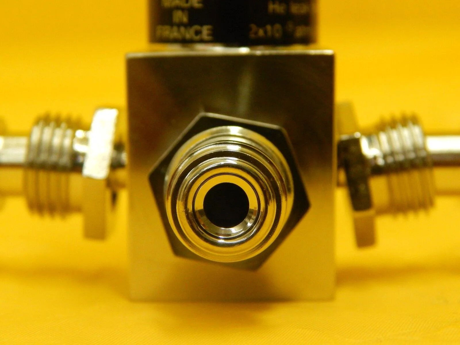 Qualiflow 2x10-9atm.cm3/Sec 3-Way Pneumatic Valve Reseller Lot of 5 Used Working - Image 9