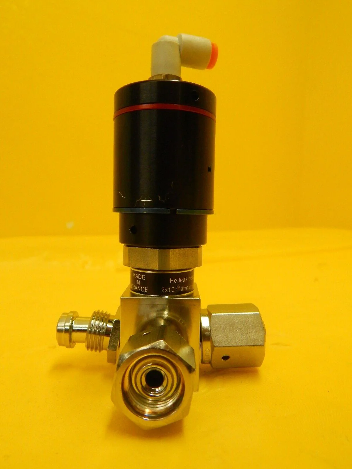 Qualiflow 2x10-9atm.cm3/Sec 4-Way Pneumatic Valve Used Working - Image 5