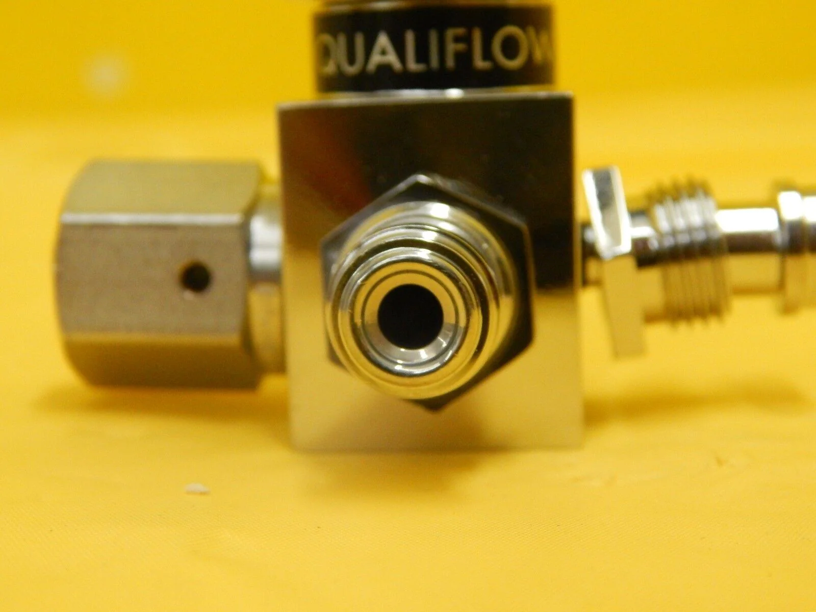 Qualiflow 2x10-9atm.cm3/Sec 4-Way Pneumatic Valve Used Working - Image 8