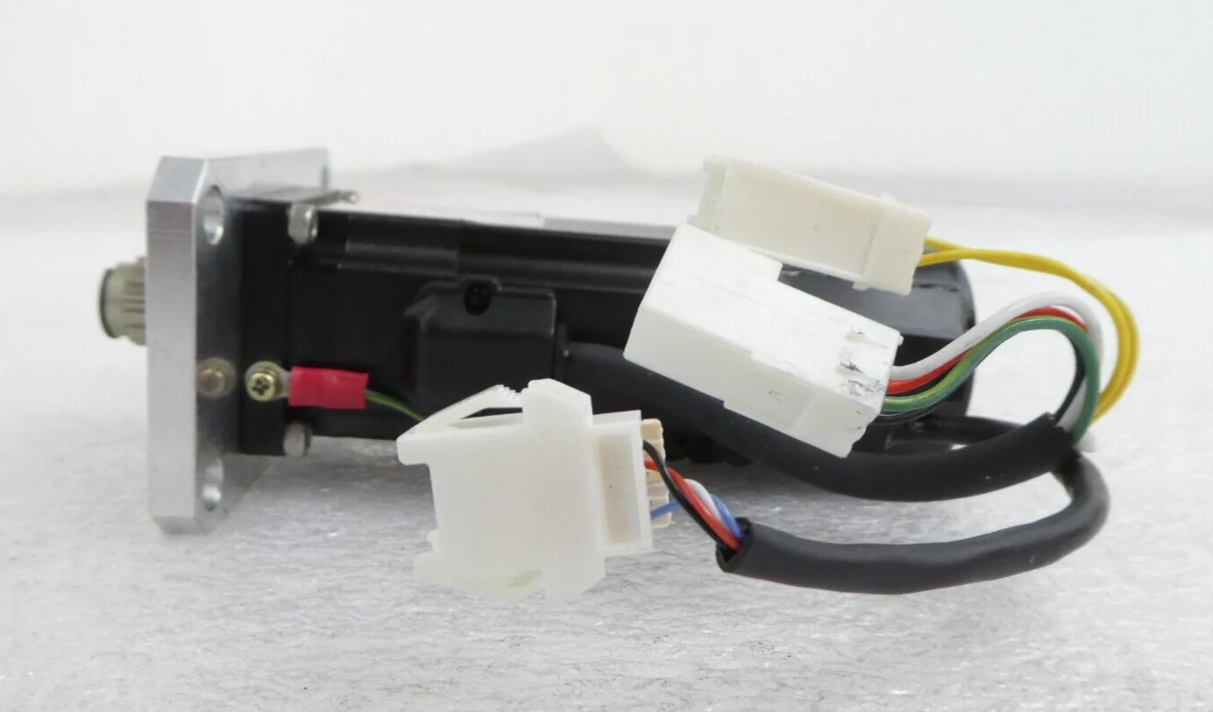 Sanyo Denki P50B03003ACL60 AC Servomotor BL Super P5 Nikon NSR-S205C Working - Image 4