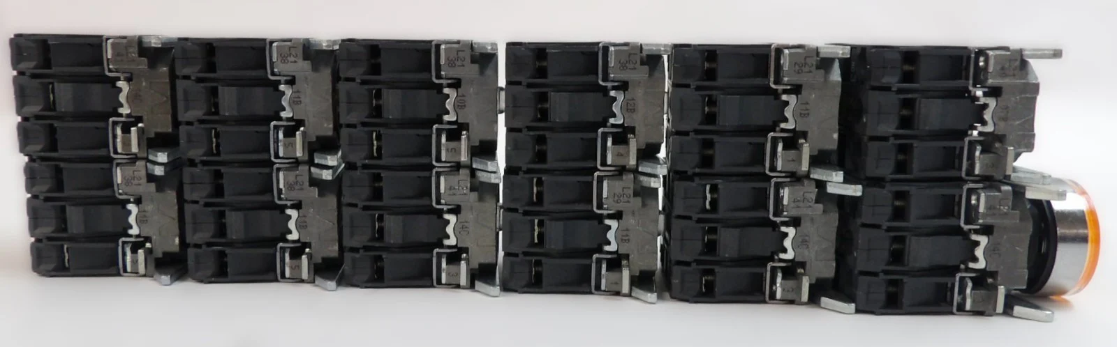 Schneider Electric XB4BW35B5 LED 22mm Push Button Switch Lot of 12 Working - Image 6