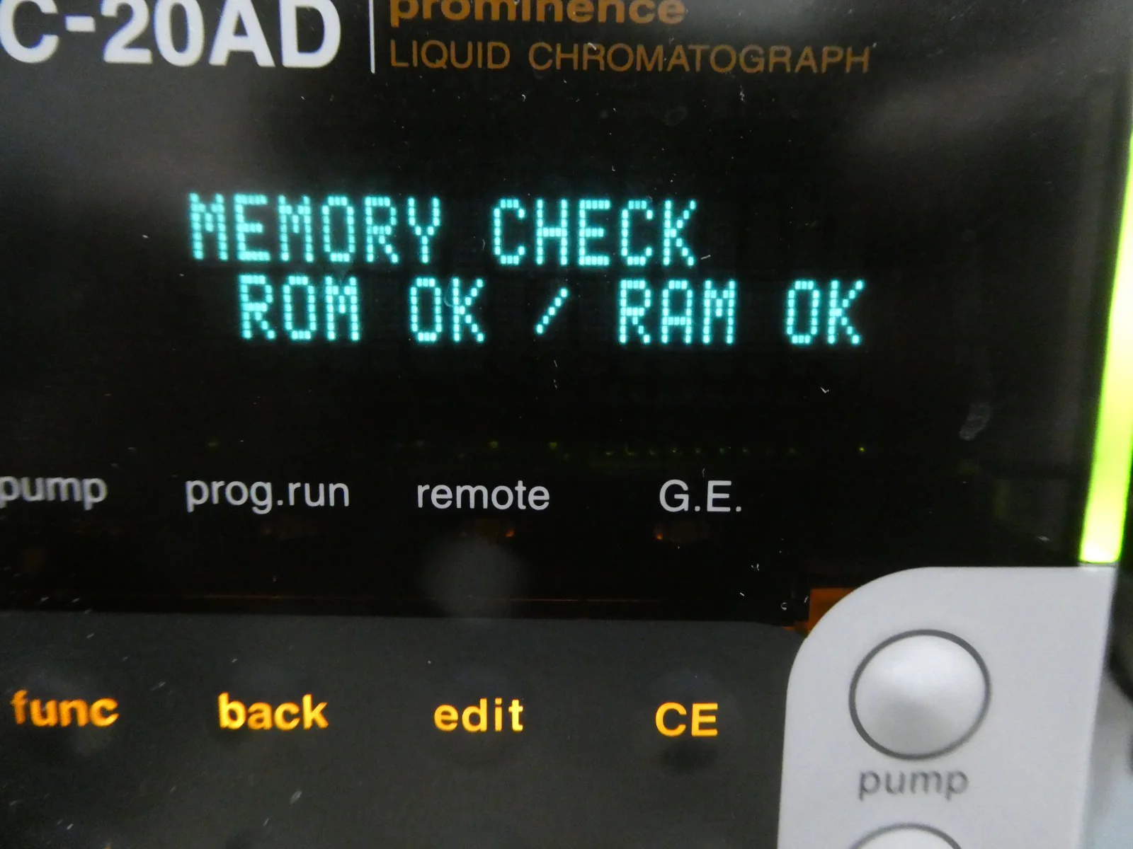 Shimadzu 228-45000-32 Liquid Chromatography LC-20AD V1.06 Untested Dented As-Is - Image 16