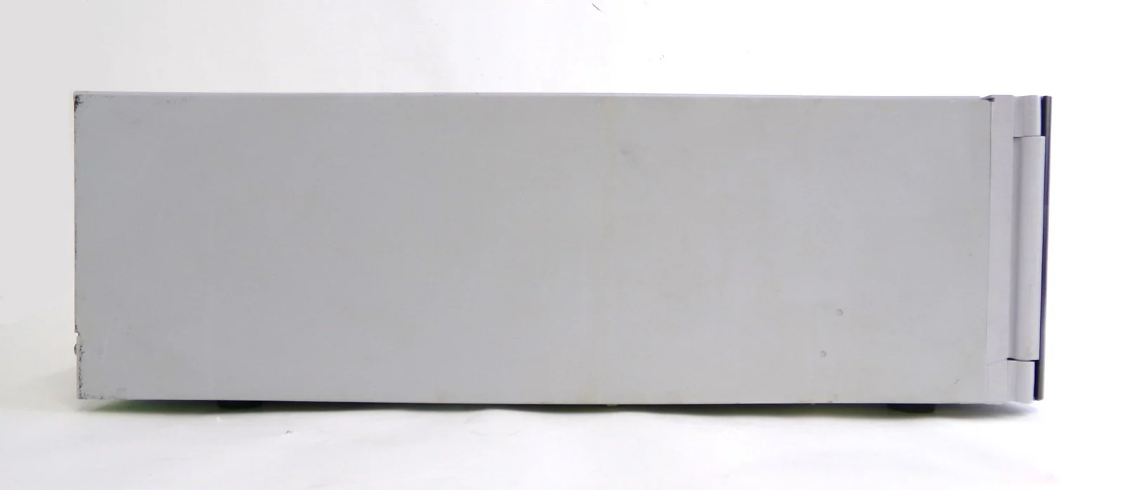 Shimadzu 228-45000-32 Liquid Chromatography LC-20AD V1.06 Untested Dented As-Is - Image 3
