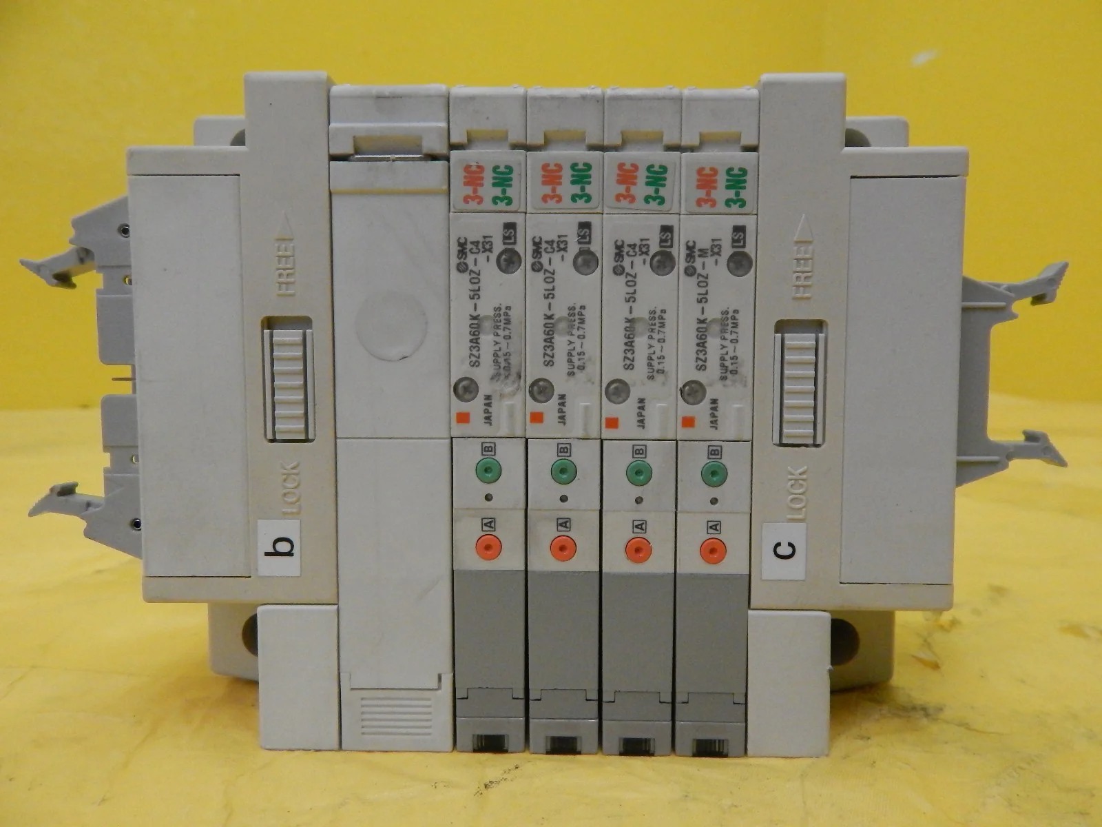 SMC 3D80-000054-V1 4-Port Pneumatic Manifold Lot of 3 SZ3A60K-5LOZ-C4-X31 Used - Image 3
