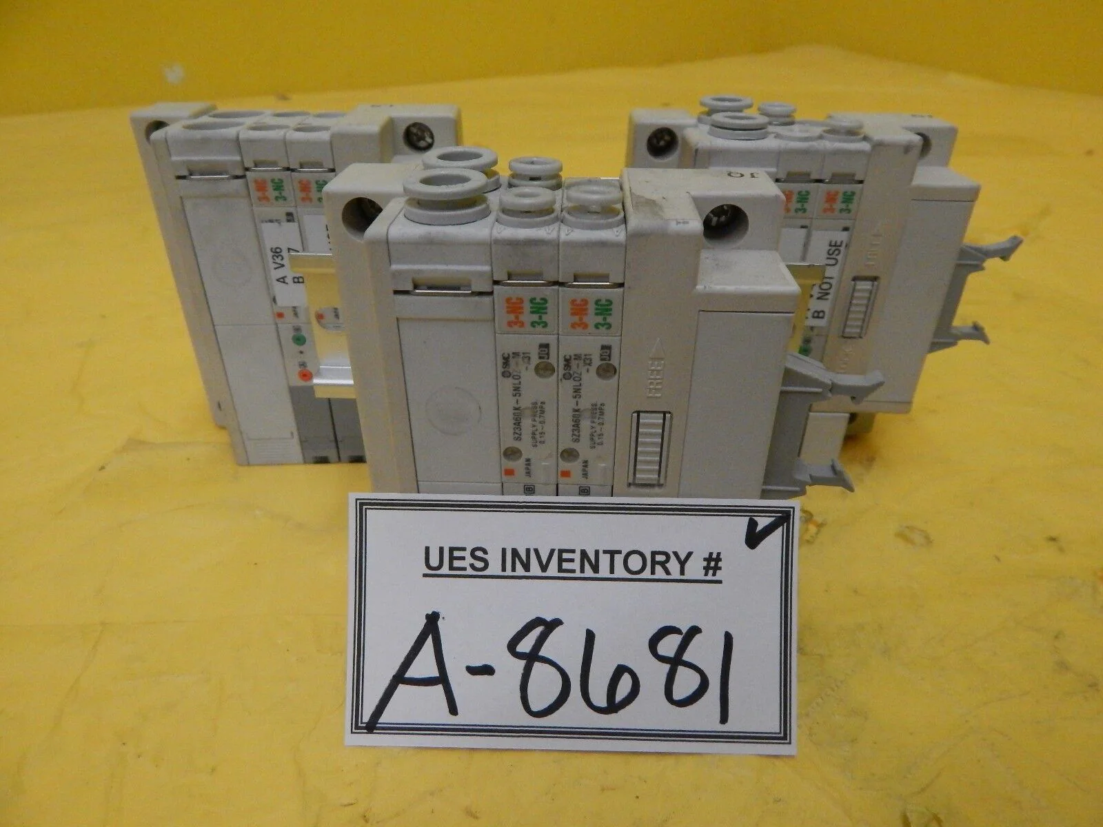 SMC 3D80-000057-V1 2-Port Pneumatic Manifold Lot of 3 SZ3A60K-5NLOZ-M-X31 Used