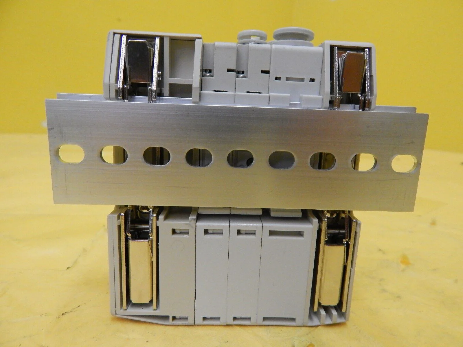 SMC 3D80-000057-V1 2-Port Pneumatic Manifold Lot of 3 SZ3A60K-5NLOZ-M-X31 Used - Image 5