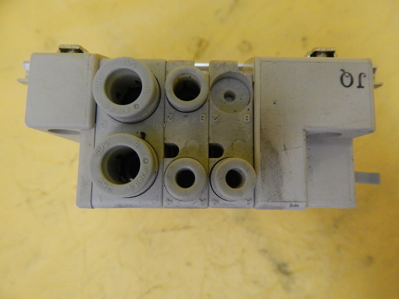 SMC 3D80-000057-V1 2-Port Pneumatic Manifold Lot of 3 SZ3A60K-5NLOZ-M-X31 Used - Image 7