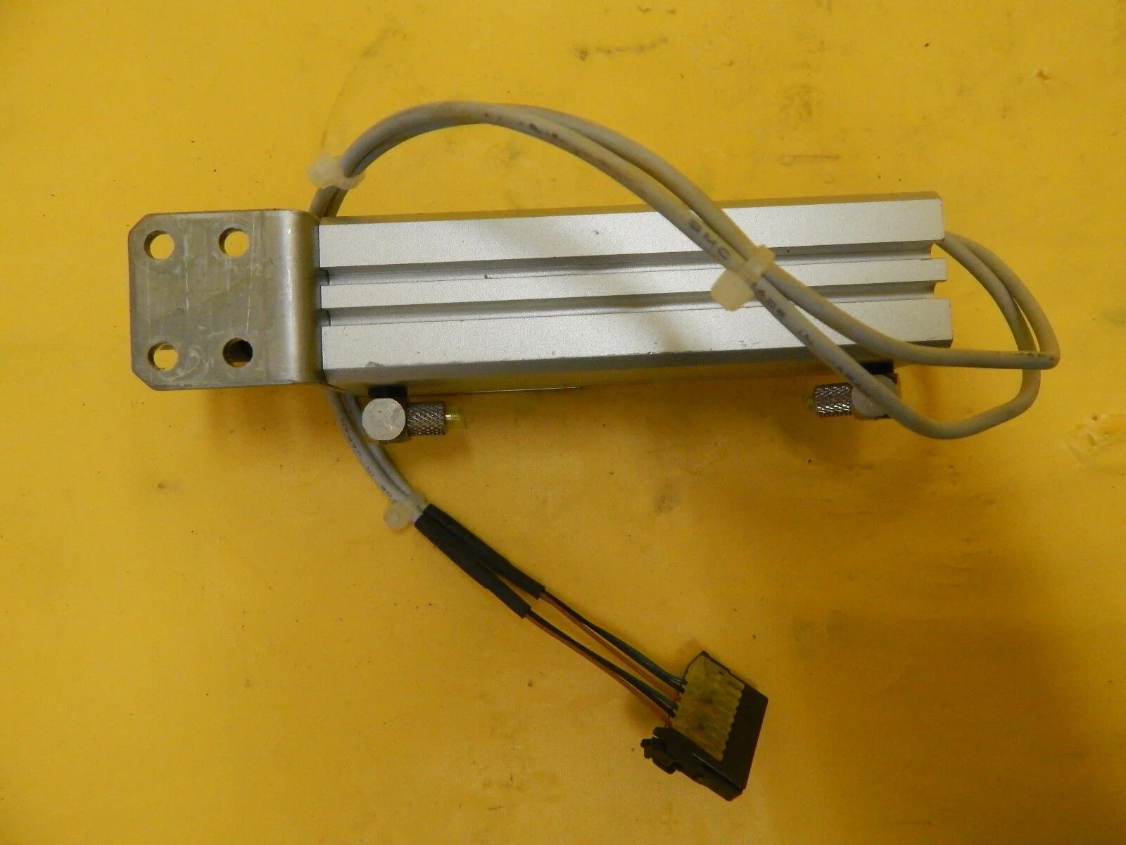 SMC CDQSB16-75DC Pneumatic Air Cylinder JB16-4-070 Lot of 8 Used Working - Image 8