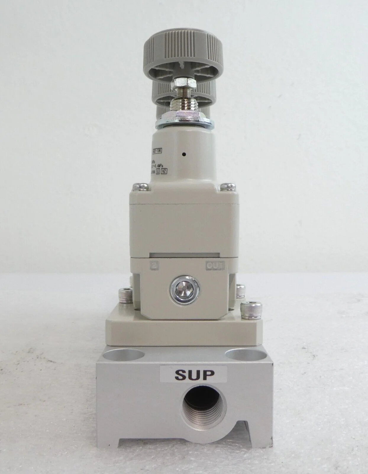 SMC IRM10-4-14 Precision Regulator Manifold Lot of 2 New Surplus - Image 4