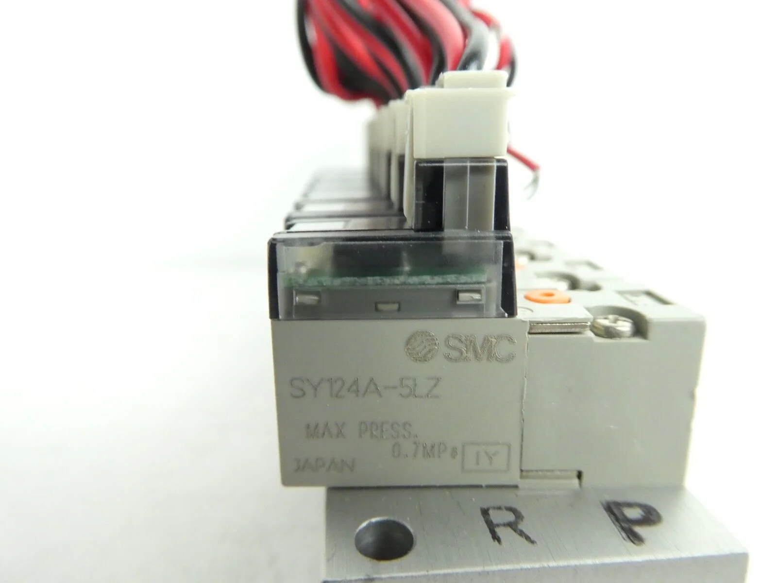 SMC US2141 8 Station Pneumatic Manifold ASM 4621304-0001 Lot of 7 New Surplus - Image 10