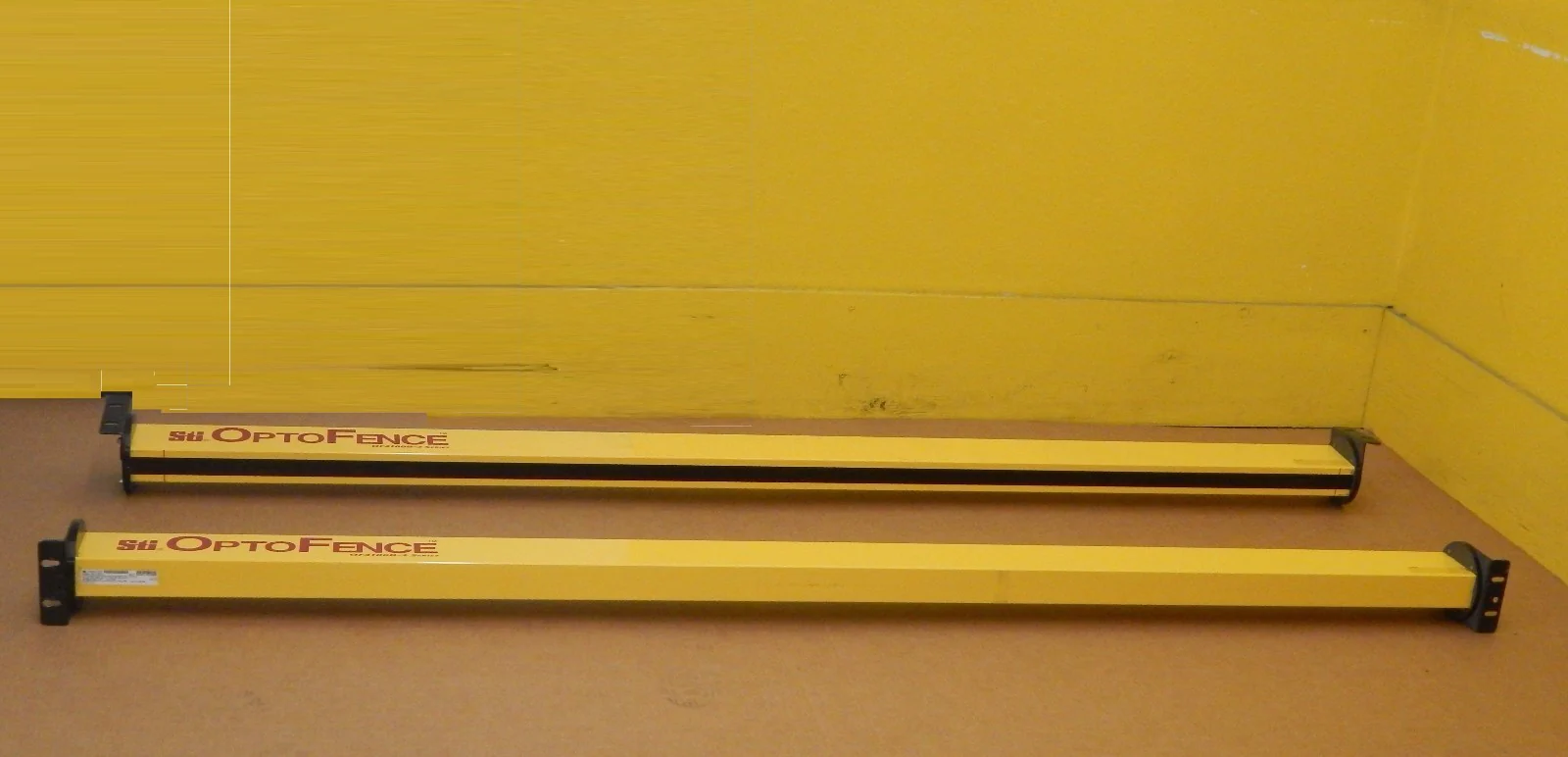 Sti OF4172B-2 OptoFence 72" Light Curtain Receiver Transmitter Set Working - Image 3