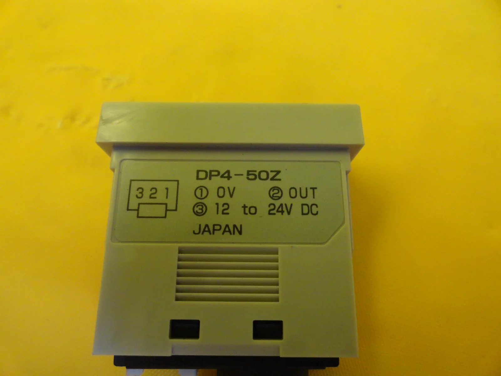 Sunx DP4-50Z Compact Digital Display Pressure Sensor DP4 Series Lot of 10 Used - Image 3