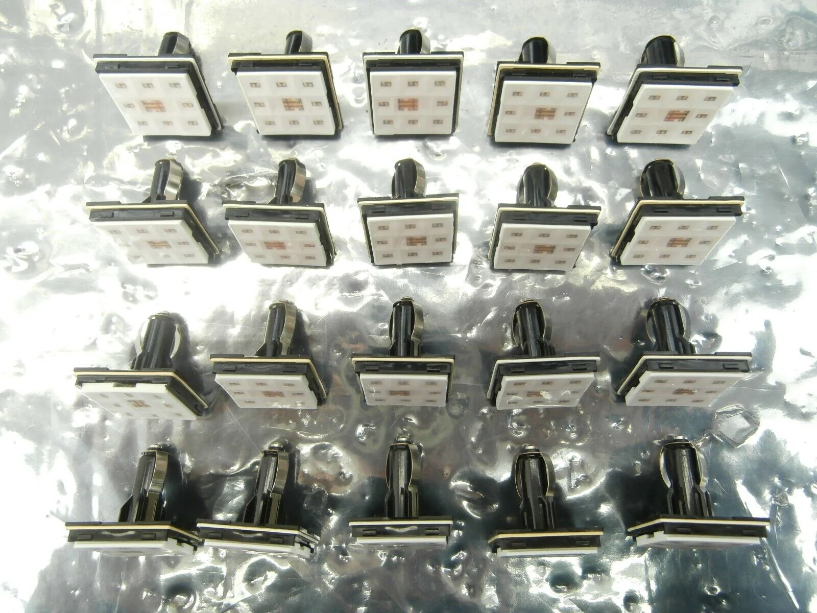 TEL Tokyo Electron CT067-000773-1 LED Indicator APX850-24R Lot of 20 New Surplus - Image 2