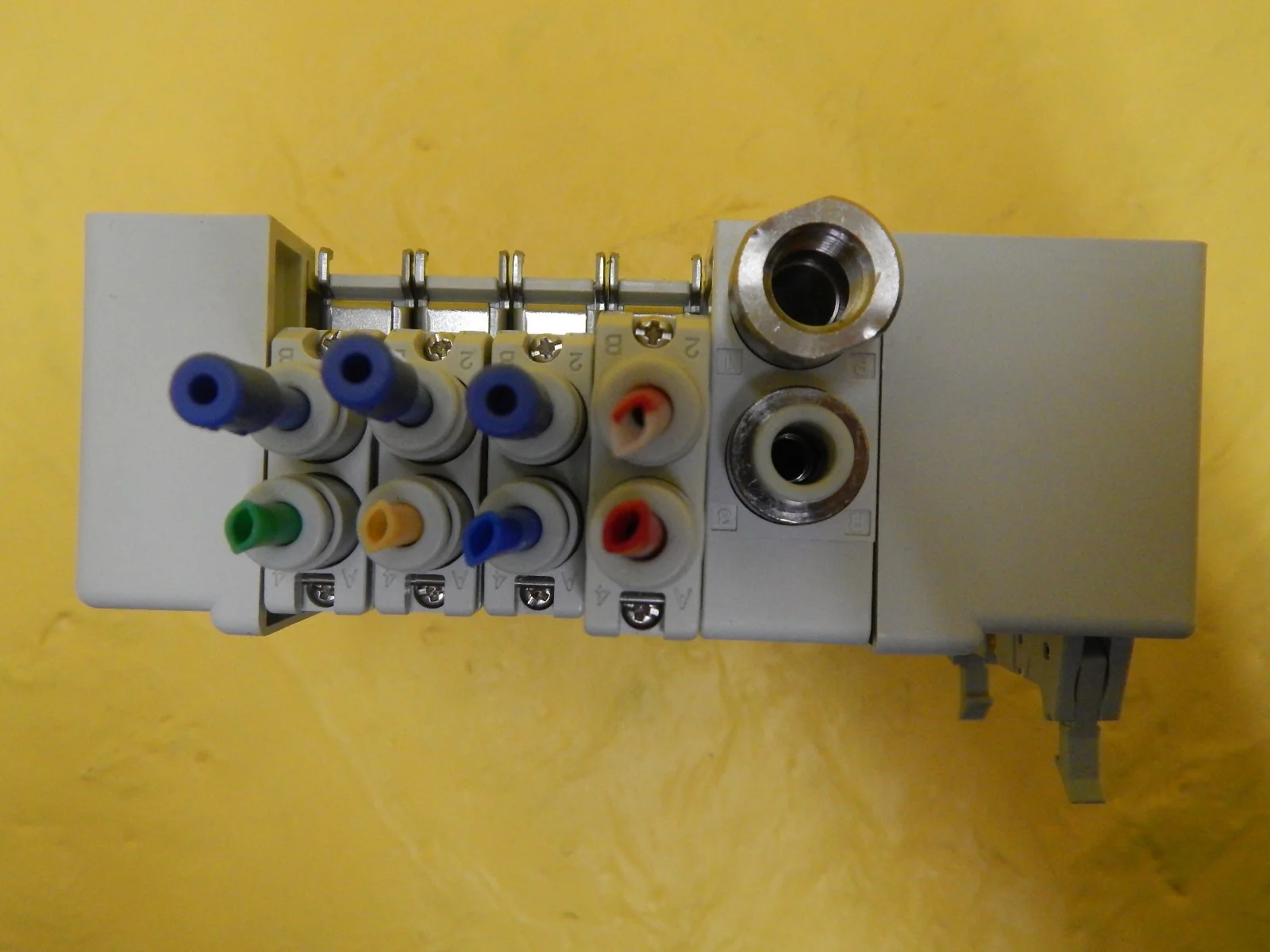 TEL Tokyo Electron VP/VI 4-Port Manifold SMC SQ1131Y-5-C4-Q PR300Z Used - Image 5