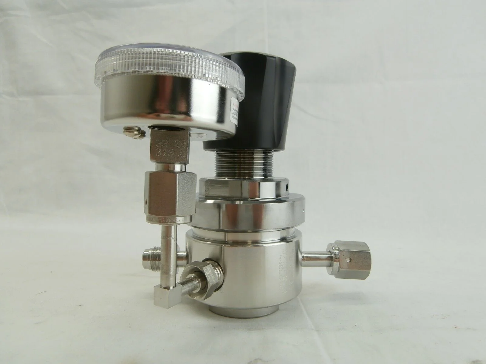 Tescom 44-3262JR91-145 Manual Pressure Regulator Valve 44-3200 Working - Image 2