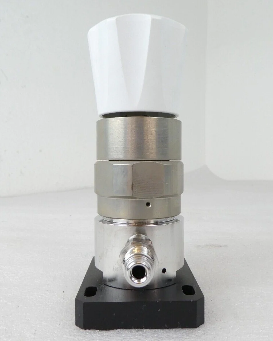 Tescom 74-2461KRN20 Ultra High Purity Regulator Valve Reseller Lot of 2 Working - Image 5