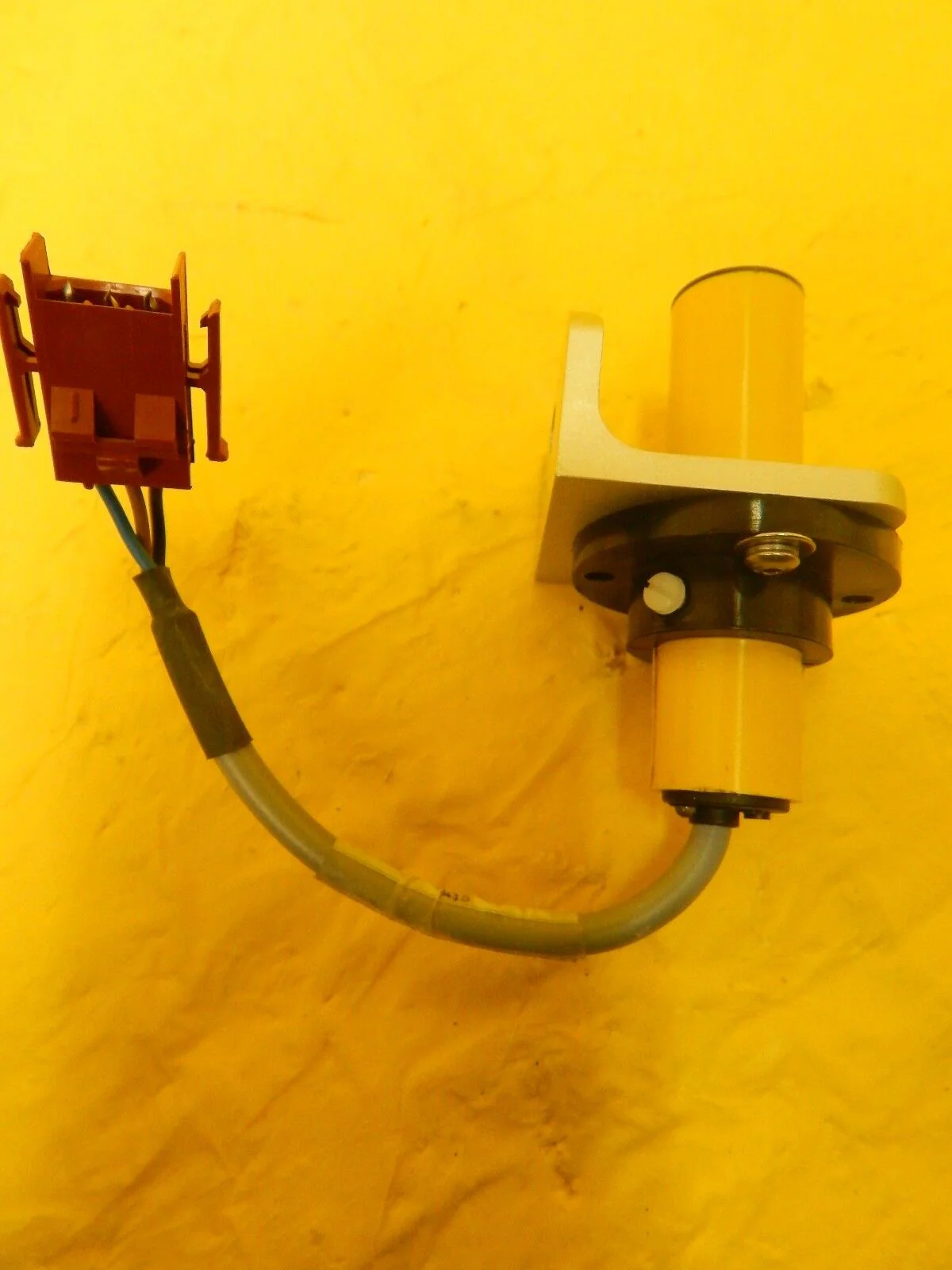 Turck FCS-K20-AP8X Air Flow Monitor 02-188729B02 Epsilon 3000 Used Working - Image 3
