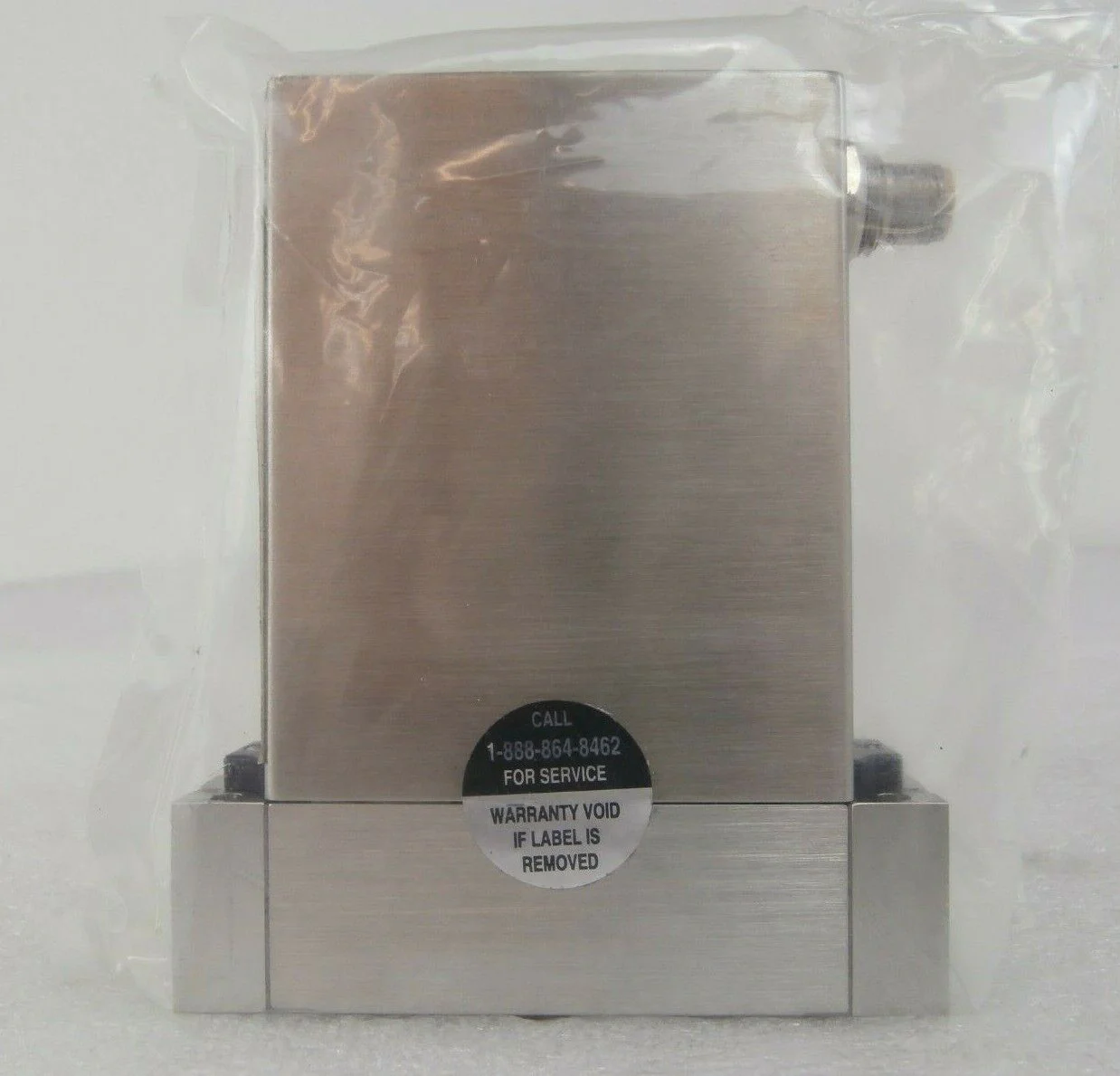 UNIT Instruments UFC-8560 Mass Flow Controller MFC 2 SLM O2 AMAT 3030-10037 New - Image 3