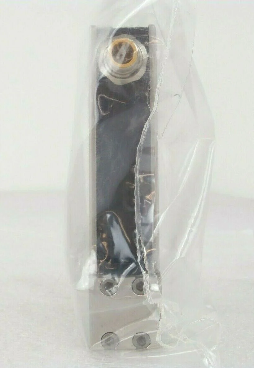 UNIT Instruments UFC-8560 Mass Flow Controller MFC 2 SLM O2 AMAT 3030-10037 New - Image 4