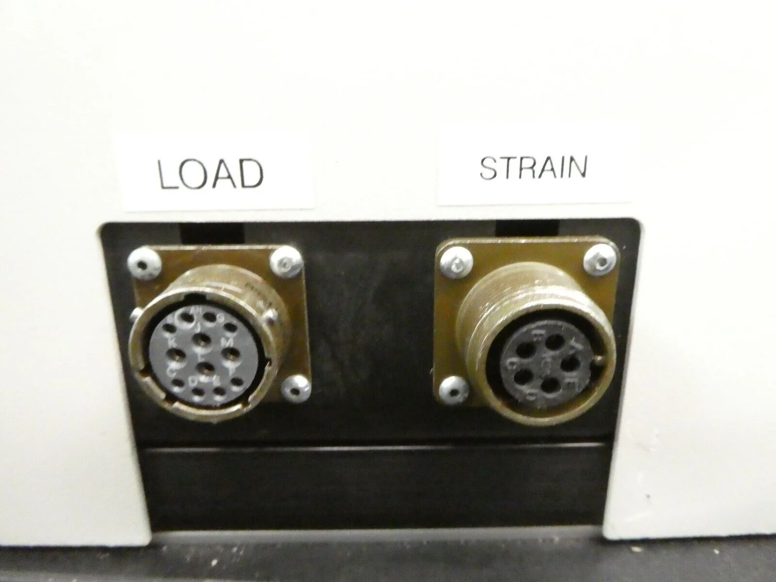 United SSTM-2.5KN Universal Electro Mechanical Test System w/Extensometer Spare - Image 17