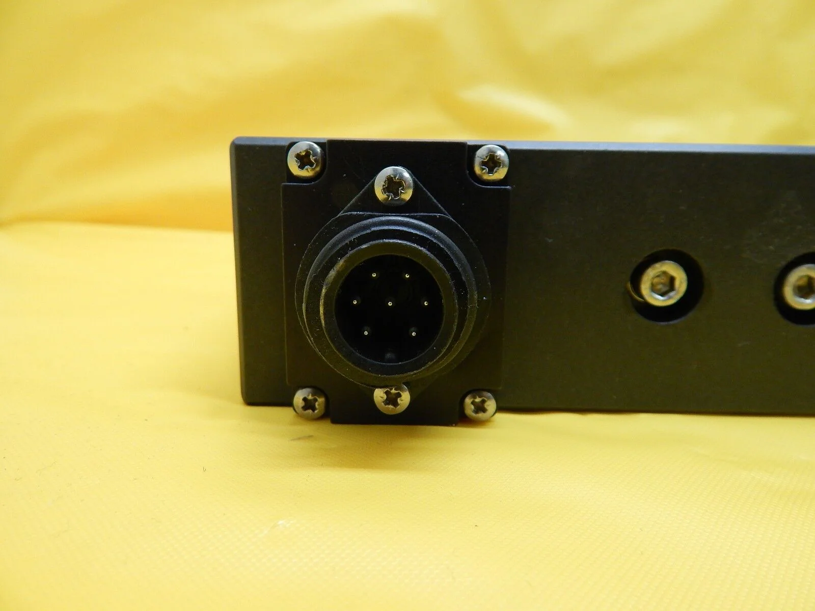 VAT 02010-BA24-0008 Pneumatic High Vacuum 12" Slit Valve Working - Image 10