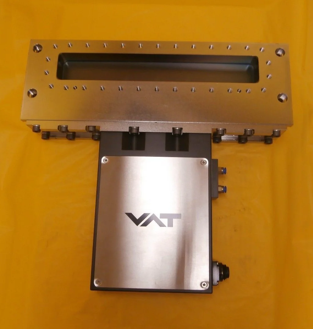 VAT 02012-BE24-ABD1 Pneumatic Vacuum Slit Valve Used Working - Image 2