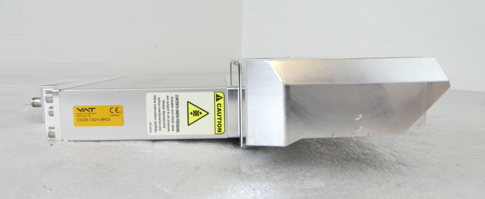 VAT 0340X-CA24-BMO1 300mm Slit Valve AMAT Applied Materials 0190-22280 Working - Image 4