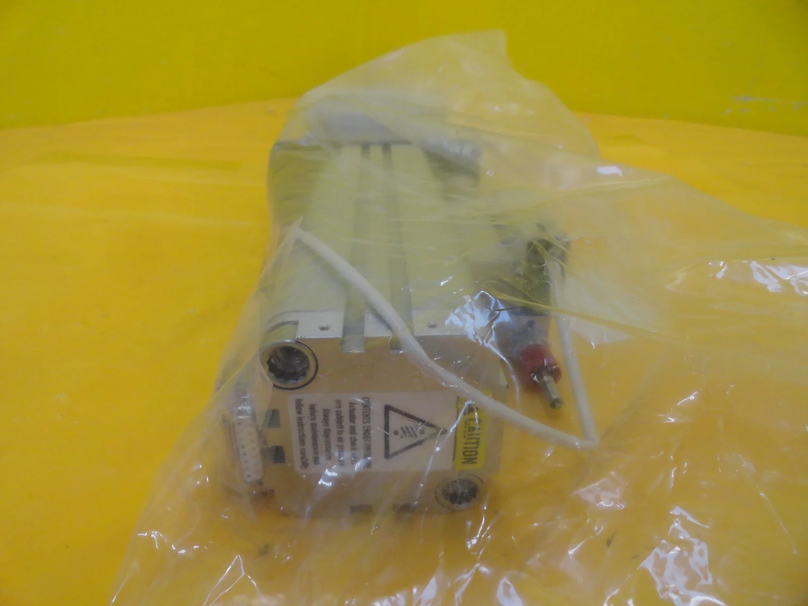 VAT 09038-PE44-AB01 Pneumatic Gate Valve BGV LOTO Edwards B90002031 New - Image 6