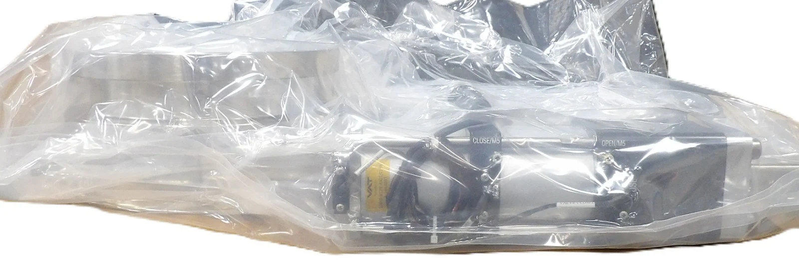VAT 10846-XE28-AXI1 Ultra High Vacuum Chamber Gate Valve 500426227 Refurbished - Image 3