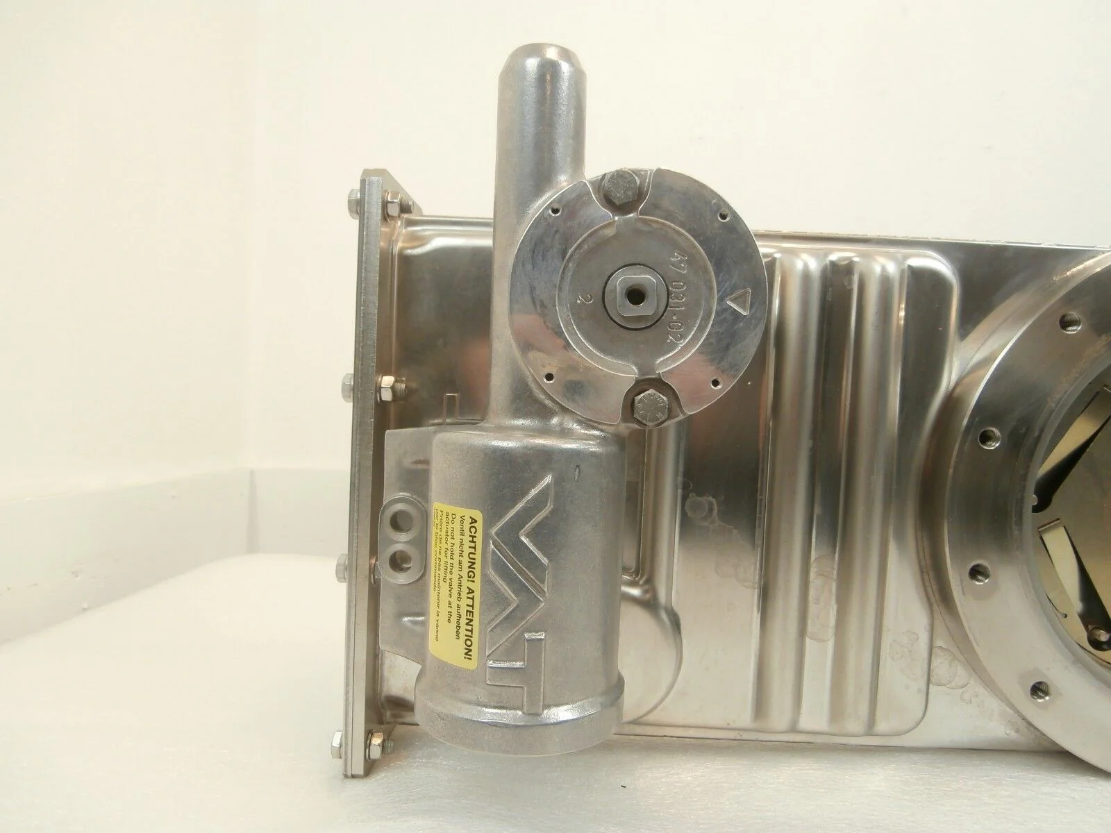 VAT 14046-PE44-1016 HV High Vacuum Gate Valve Tegal 6500 HRe Spare Surplus - Image 8