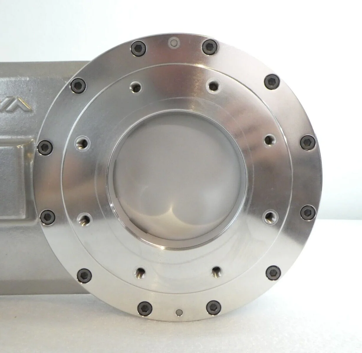 VAT 15040-PA24-0002 Pneumatic Isolation Gate Valve Series 15.0 Working Surplus - Image 7