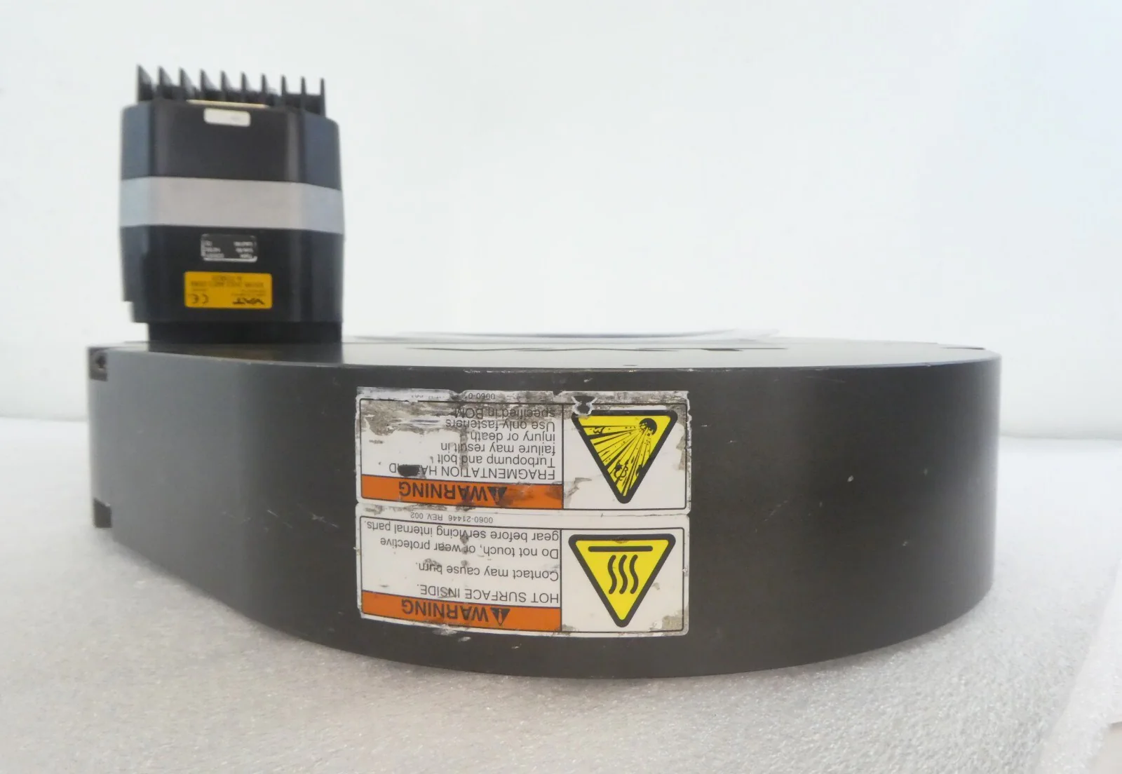 VAT 65048-JH52-AKF1 Pendulum Control & Isolation Gate Valve Series 650 Working - Image 6