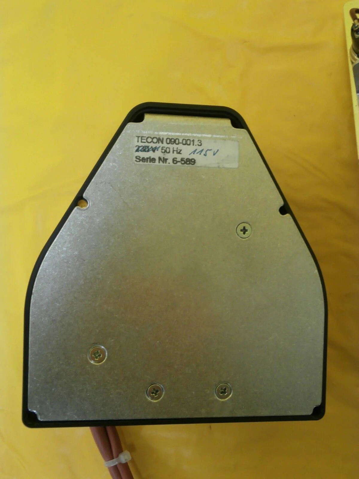VAT TECON 090-001.3 650 Series Gate Valve Heater Controller and Elements Used - Image 5