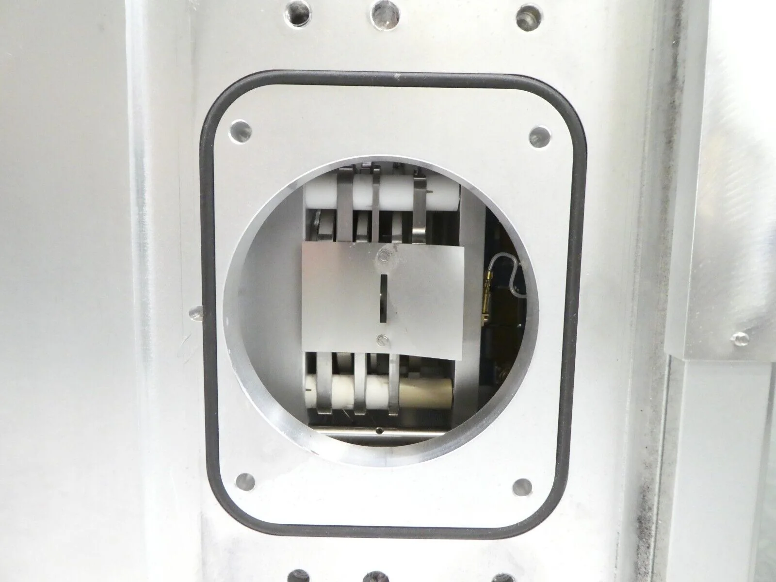 Waters 289005300 Xevo Q2 QTof Detector Column Quadrupole Time-of-Flight Surplus - Image 9