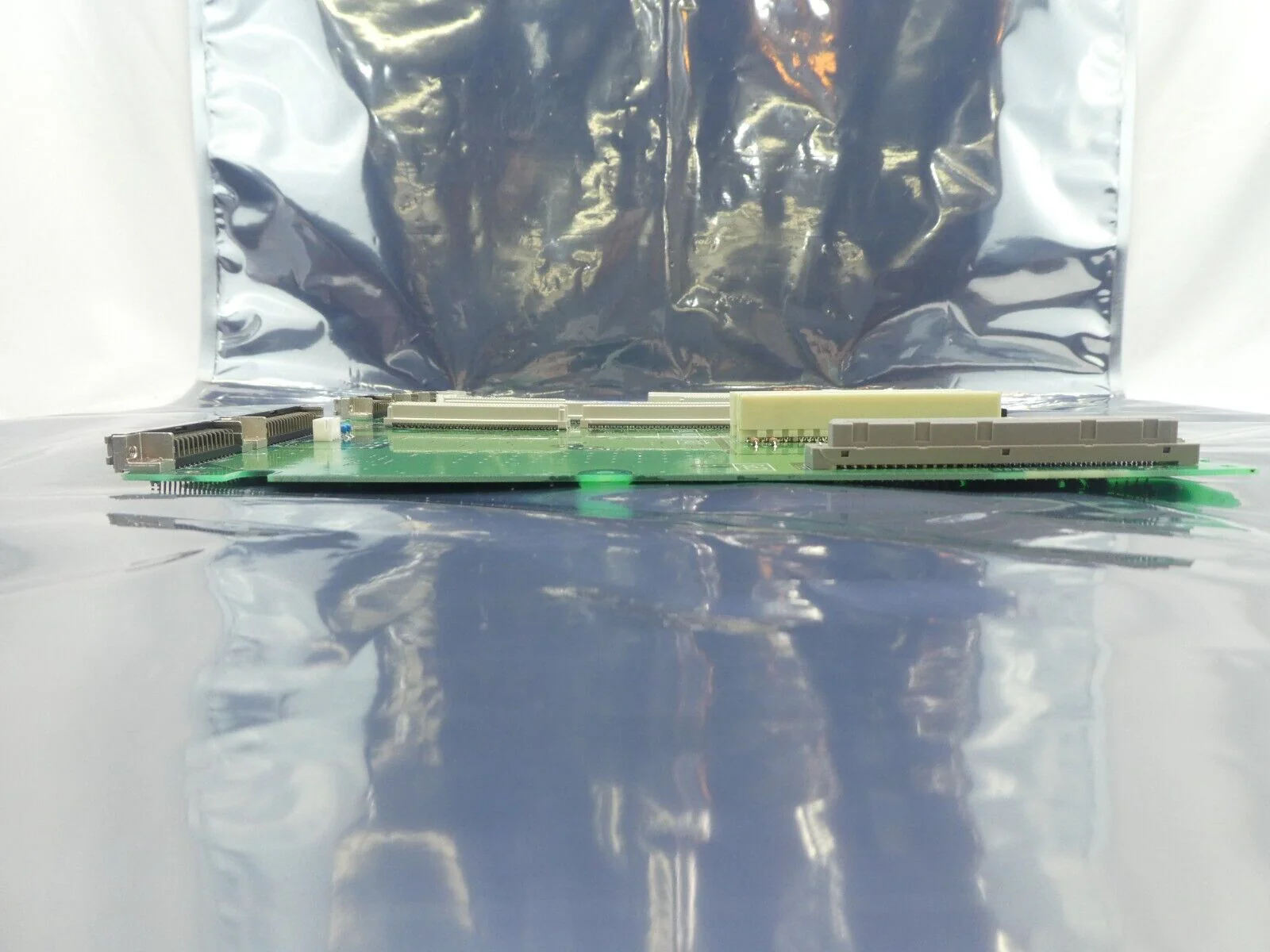 Yaskawa Electric JANCD-NBB31-E Robot Interface Backplane PCB F352774-1 Working - Image 6
