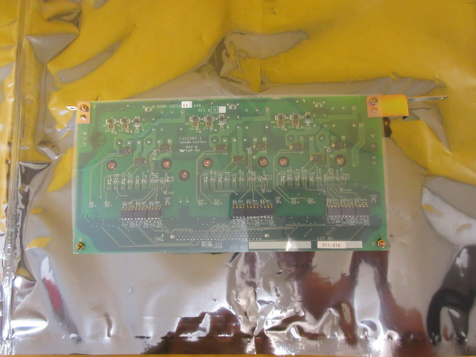 Yaskawa Electric SGDR-SDCCA04 Robot Controller PCB Card F352085-1 NXC100 Working - Image 6