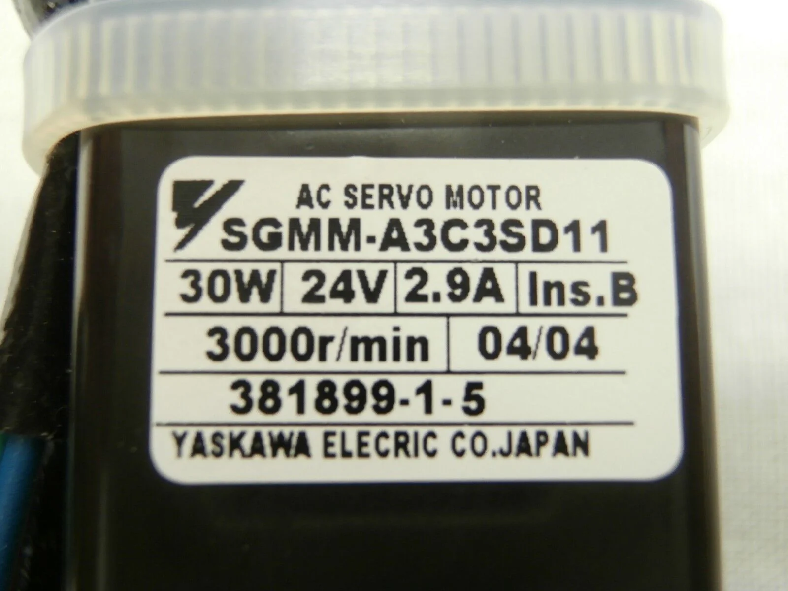 Yaskawa Electric SGMM-A3C3SD11 AC Servo Motor Lot of 2 Shinko VHT5-1-1 OHV Used - Image 12