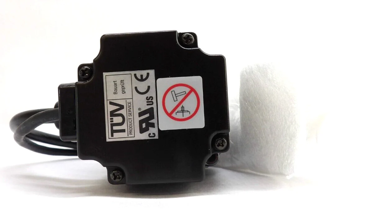 Yaskawa Electric SGMPH-01A1A41 AC Servo Motor W/Gearmotor LP 050-M02-25 Working - Image 5