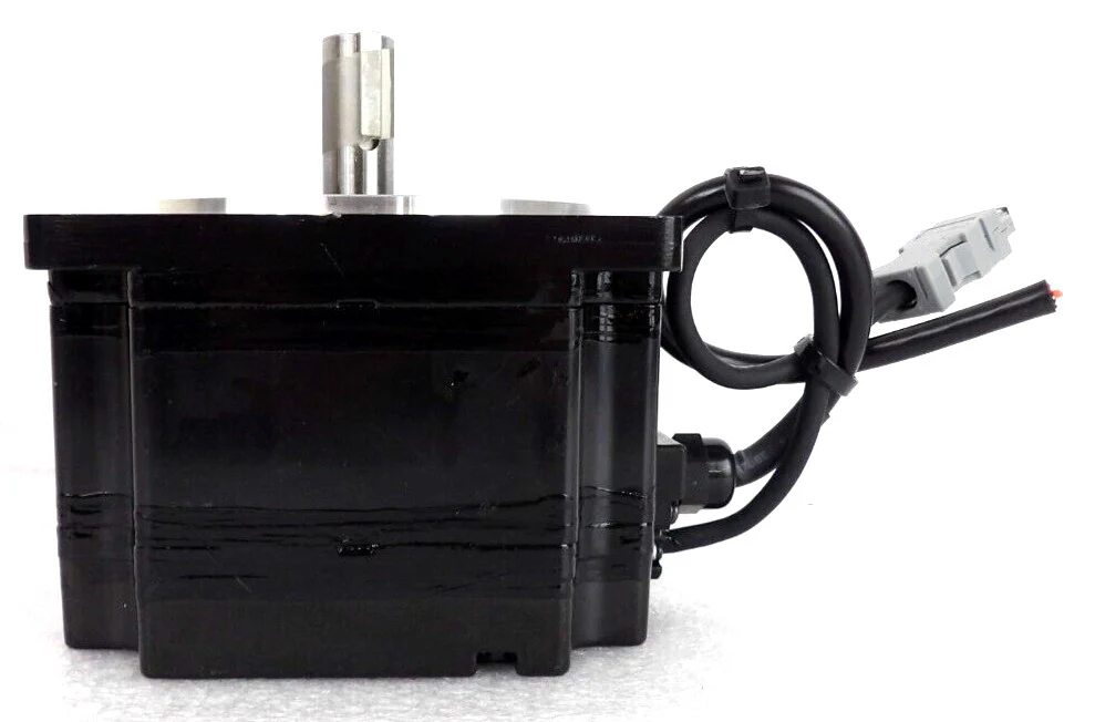Yaskawa Electric SGMPH-08A1E41D 750W AC Servo Motor W/Absolute Encoder New Spare - Image 4