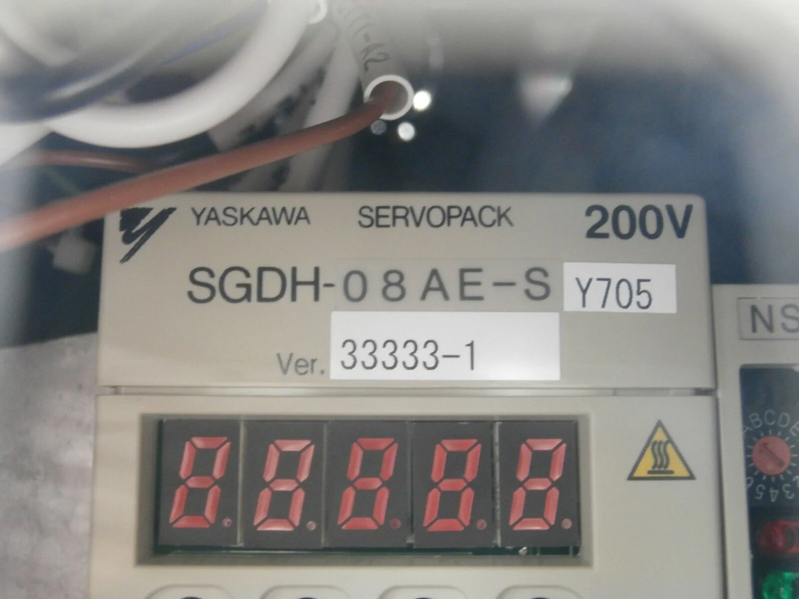 Yaskawa ERCR-ND11-A001 Robot Controller SGDH-08AE-SY705 Broken Switch As-Is - Image 10